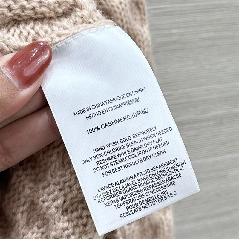 l0vis Vvtt0n v-neck cashmere cardigan beige