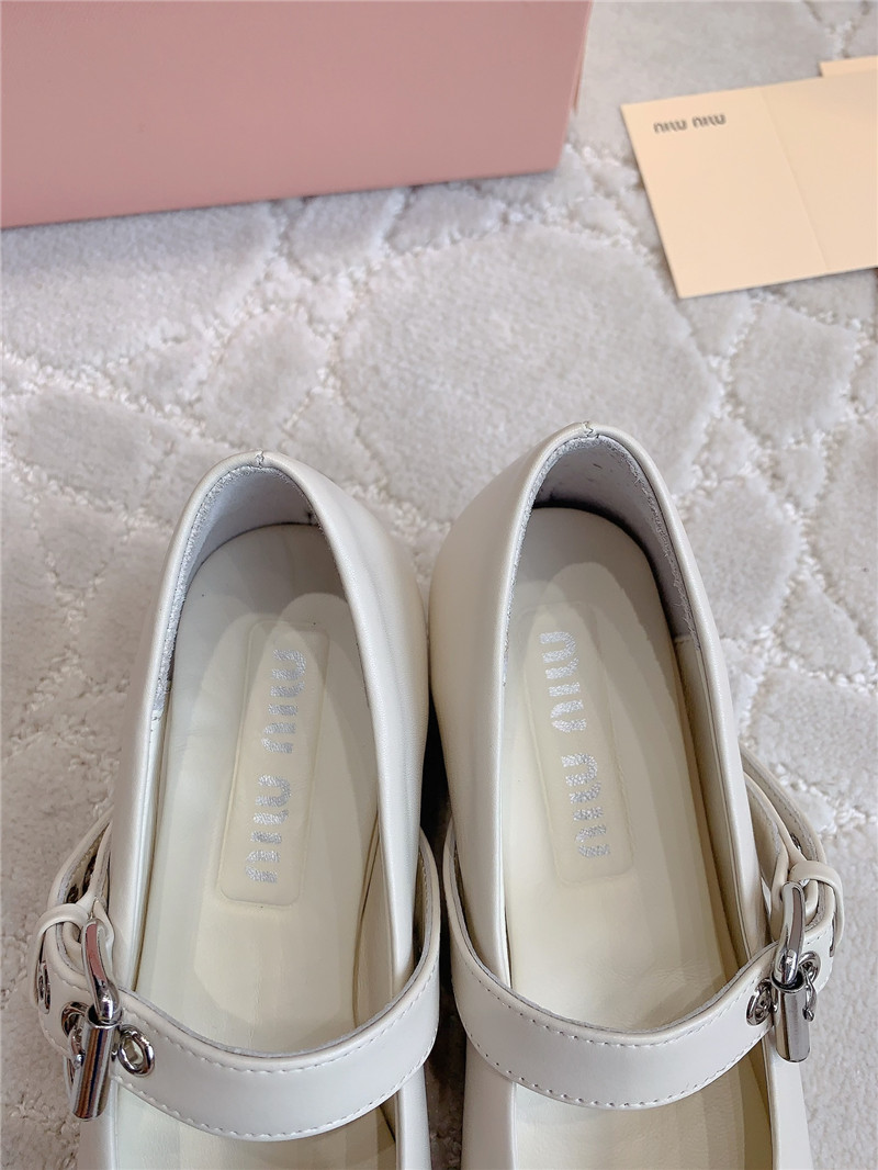 Miu Miu 25 Leather Mary Jane Pumps Neutral