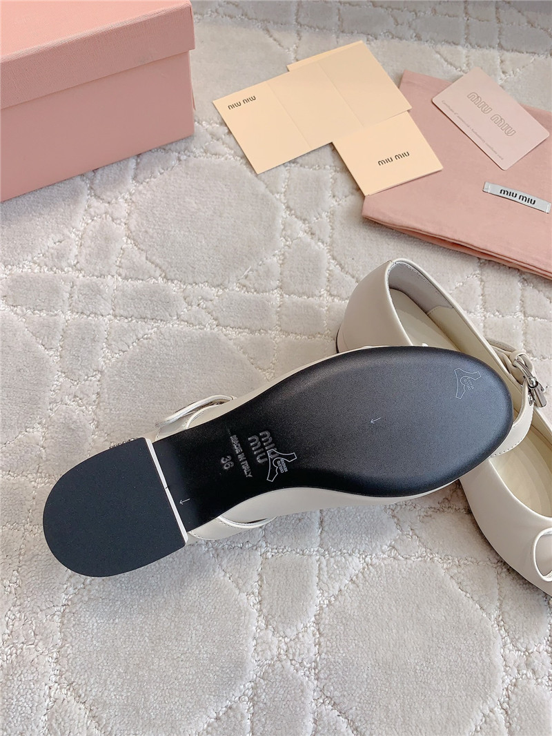 Miu Miu 25 Leather Mary Jane Pumps Neutral