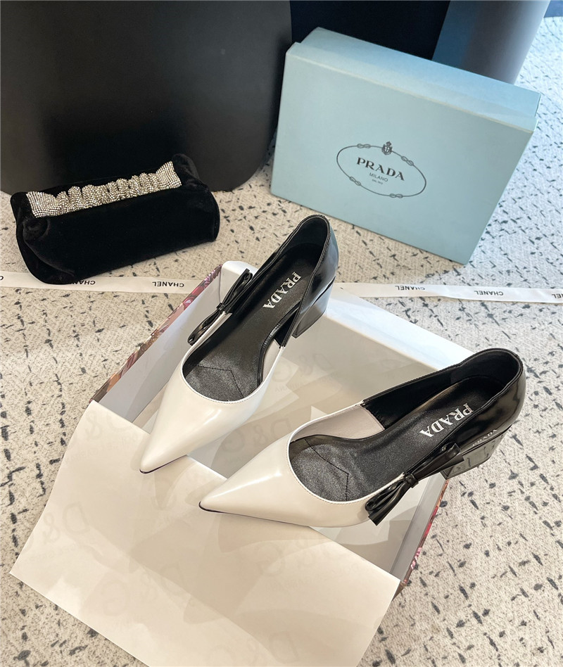 Pra*a bow black/white brushed leather pumps