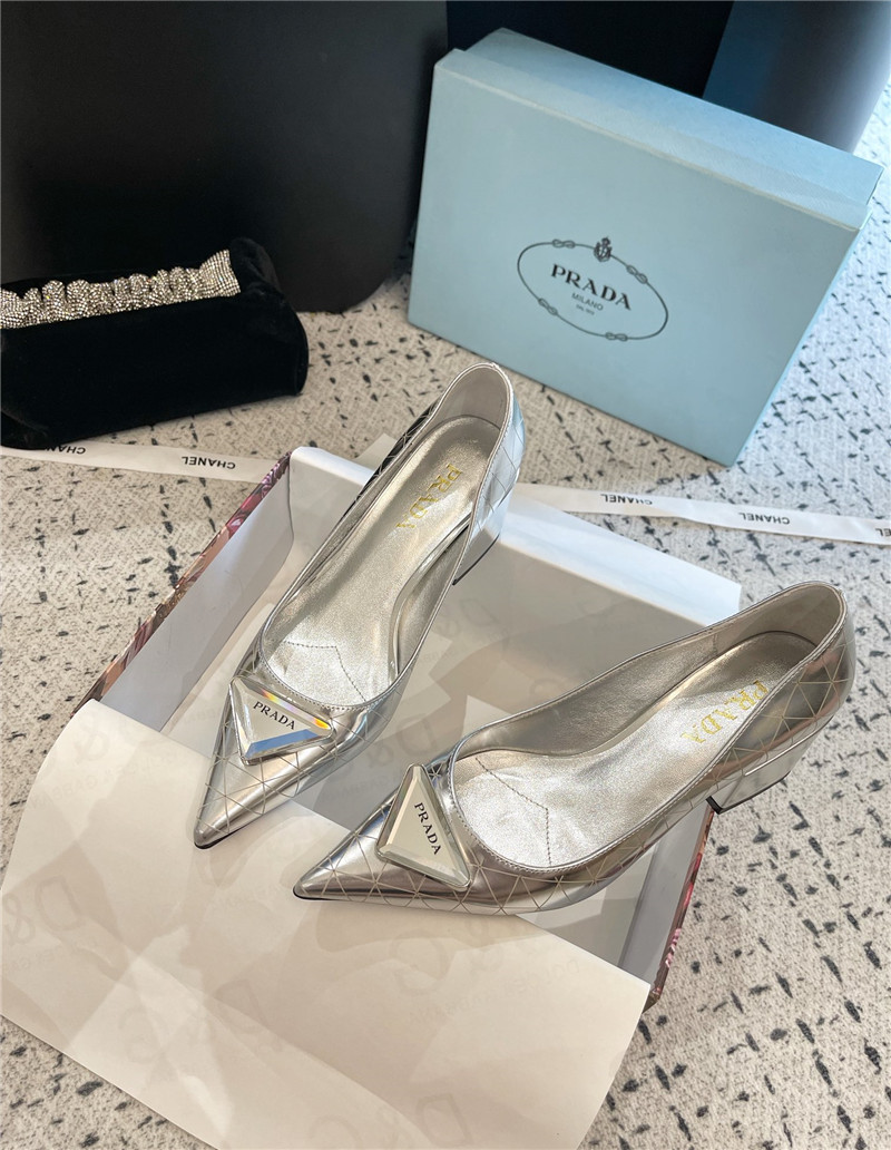Pra*a triangle logo silver brushed leather pumps