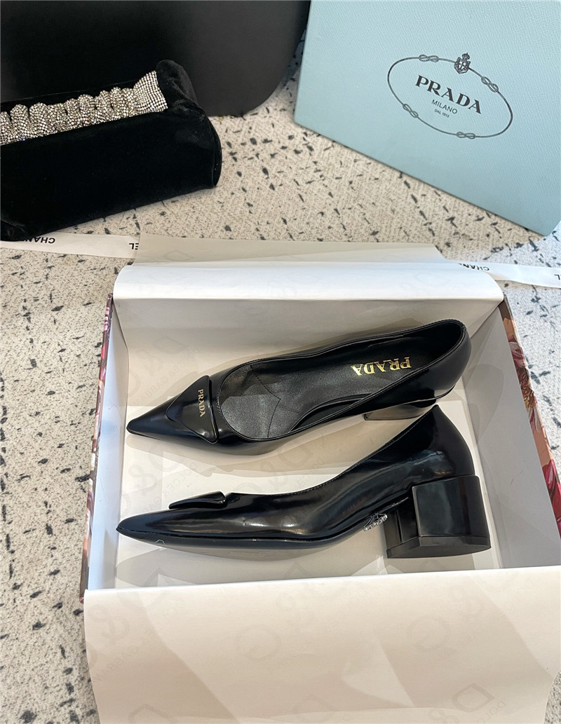 Pra*a triangle logo black brushed leather pumps
