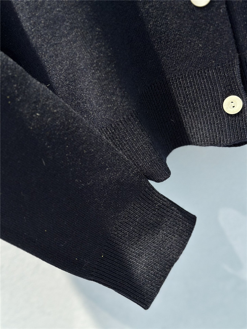 Gvc*1 crop intarsia wool cardigan black
