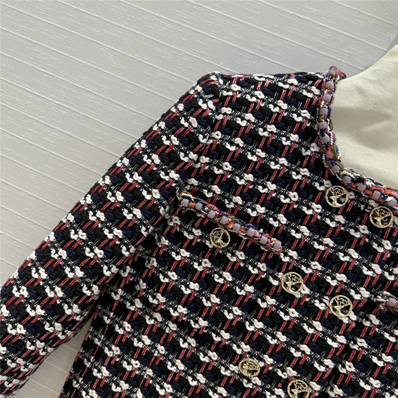 Ch**el short coat
