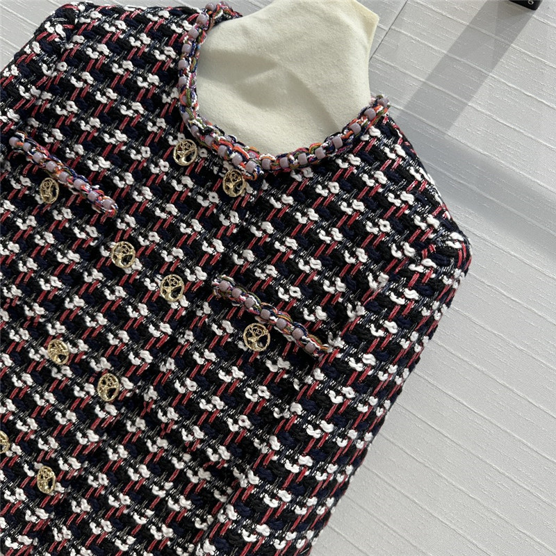 Ch**el short coat