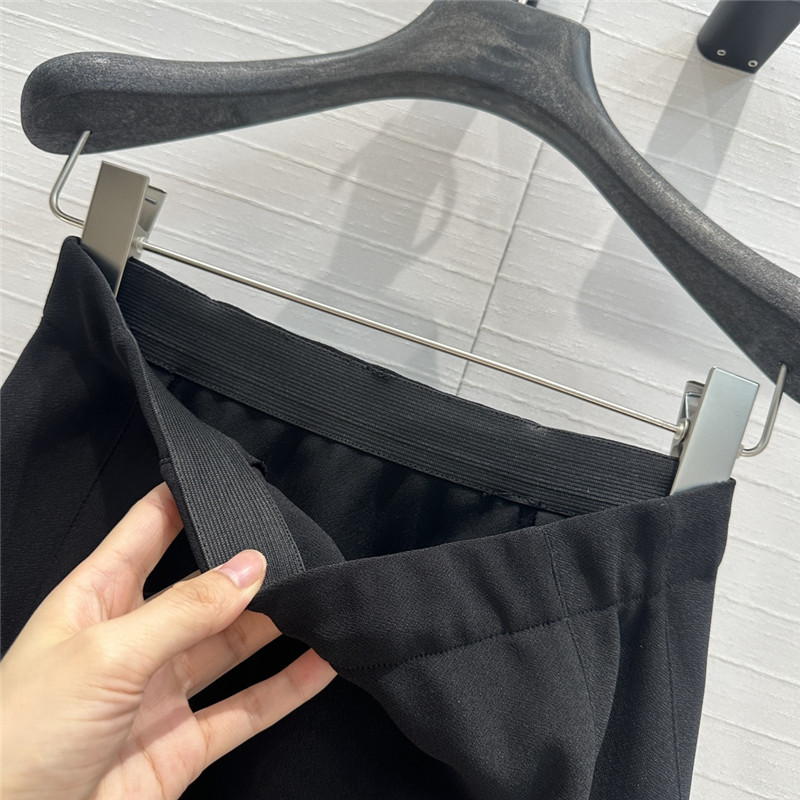 D10r slit skirt