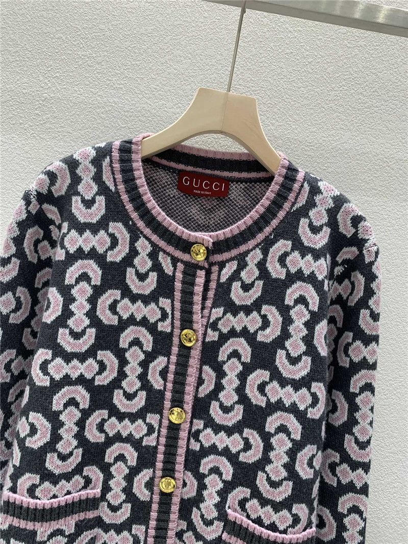 Gvc*1 oblique crewneck cardigan grey/pink