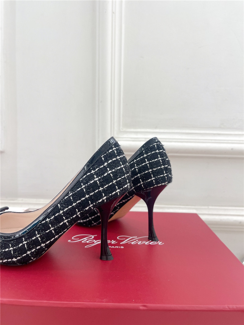 roger u1u1er viv’ in the city pumps 65mm in black tweed