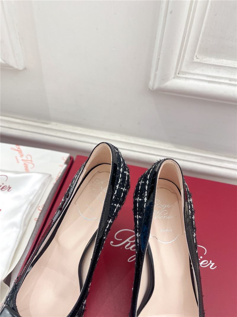 roger u1u1er viv’ in the city pumps 65mm in black tweed