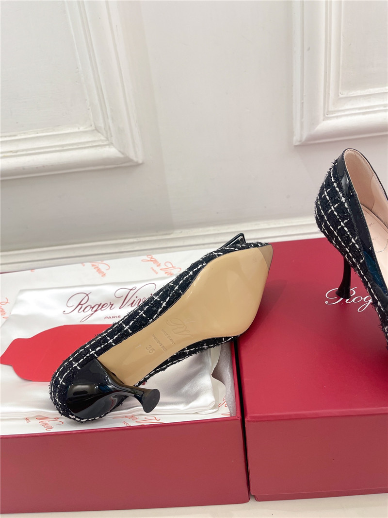 roger u1u1er viv’ in the city pumps 65mm in black tweed