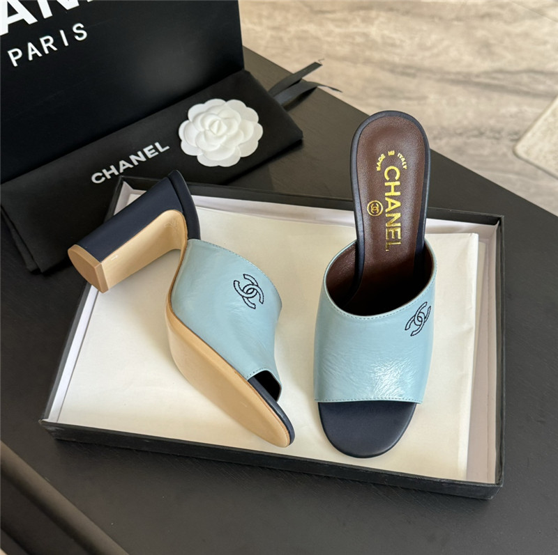Ch**el blue pattern chunky heel mule sandals