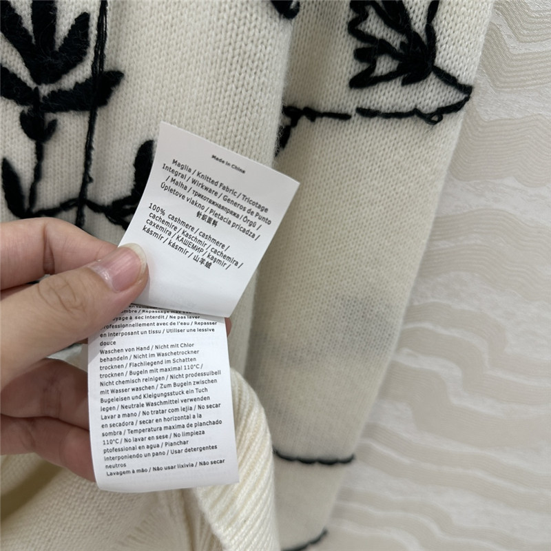 Vanitoo Embroidered Cashmere Dress White