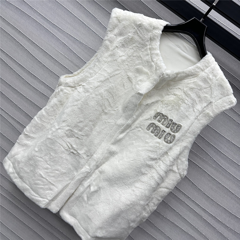 M1um1u vest