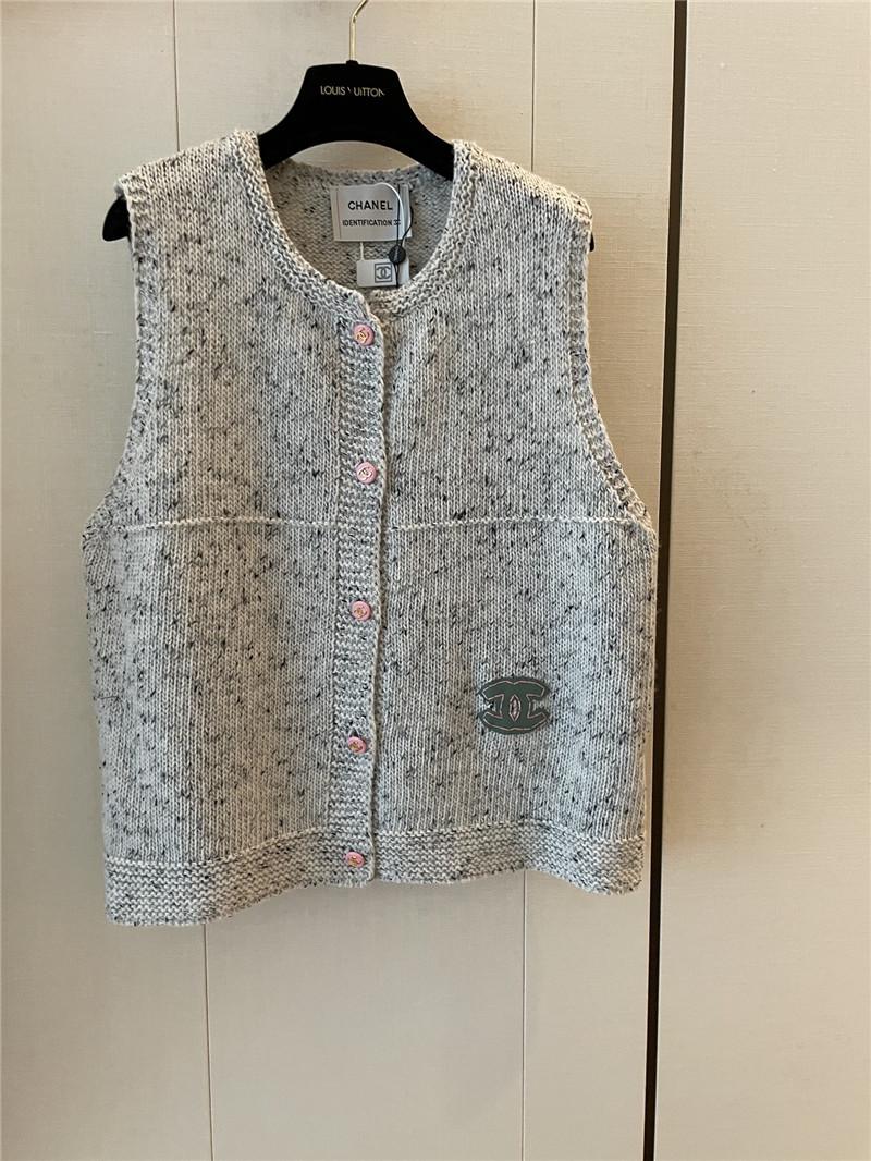 Ch**el vest