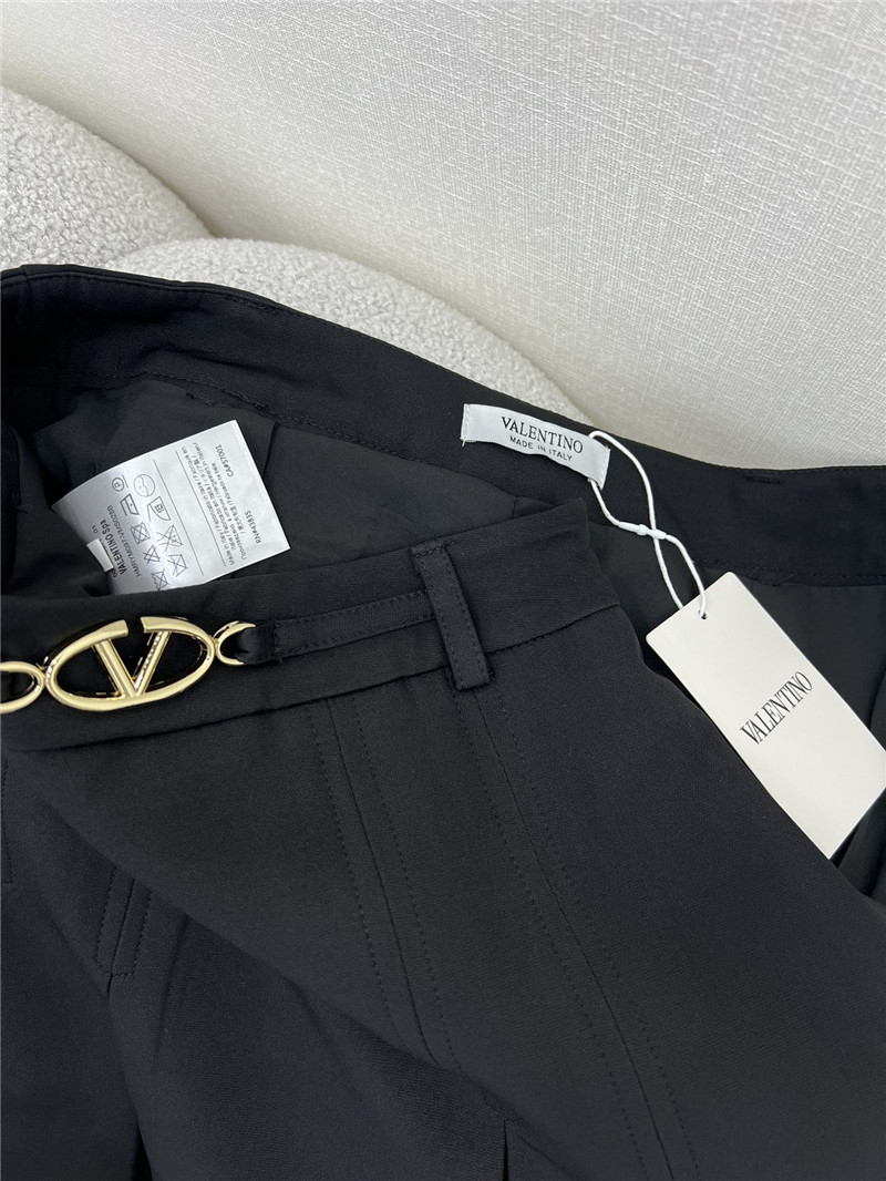 Va1e*ntin0 vintage pleated skirt
