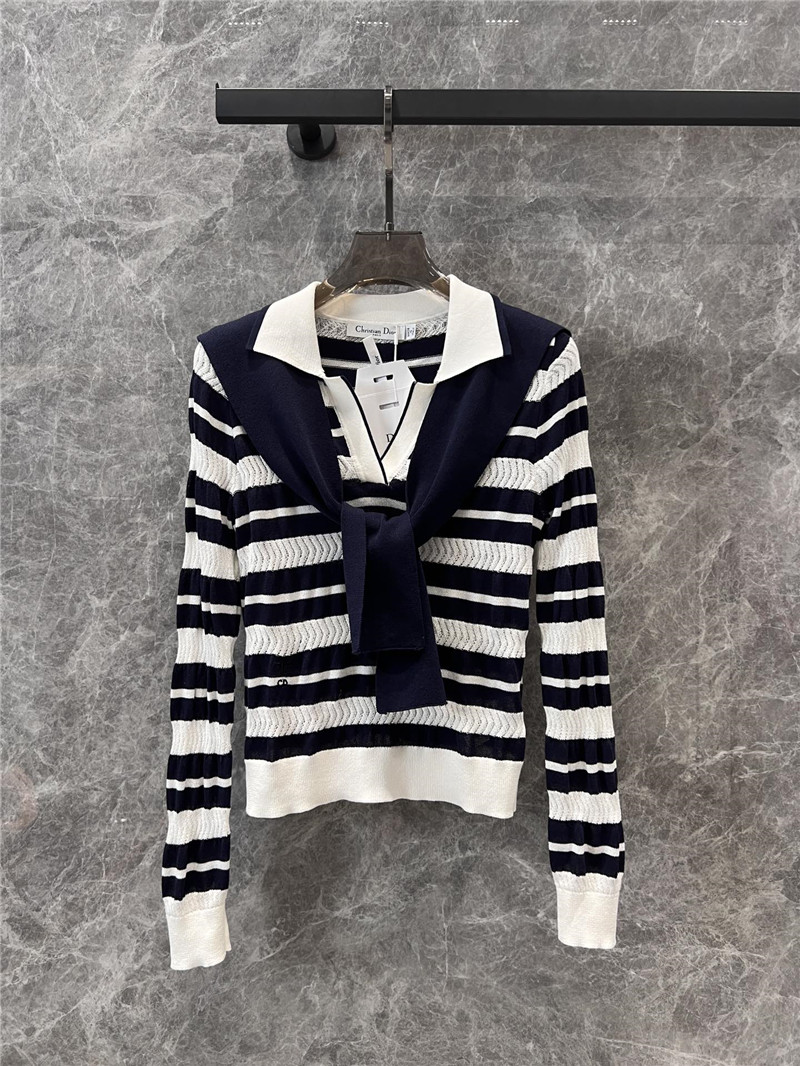 D10r sailor collar and bow sweater