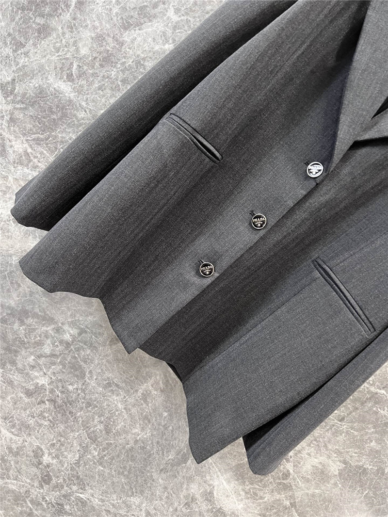 Pra*a suit jacket
