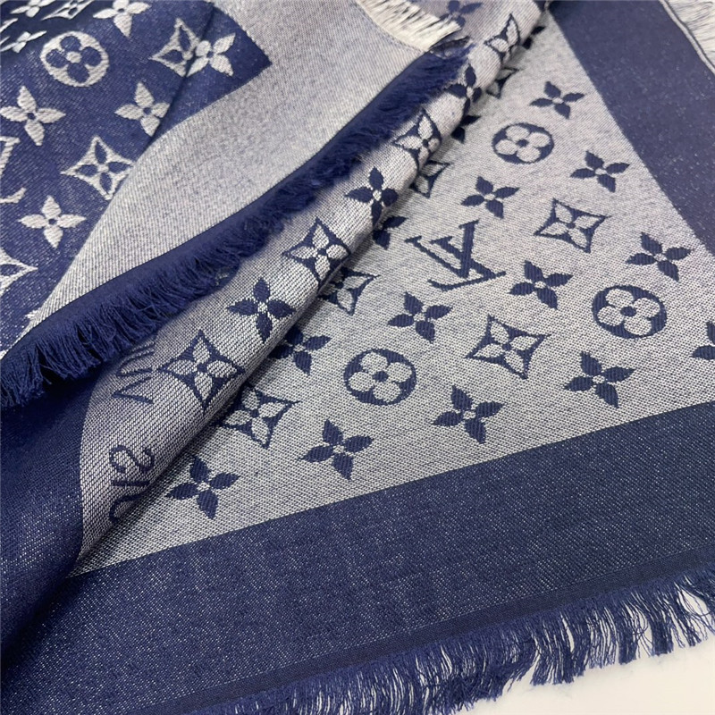 l0vis Vvtt0n lv gold and silver silk shawl