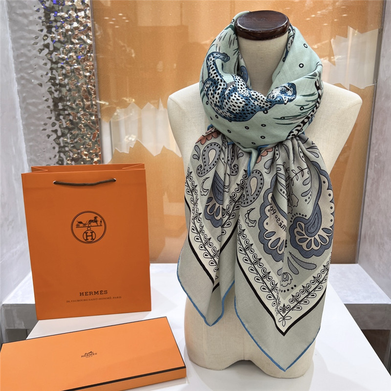 H**me5 double-sided silk scarf