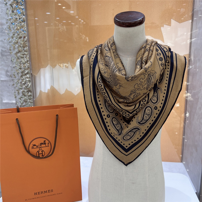 H**me5 140cm shawl