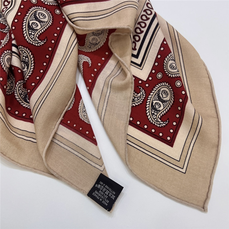 H**me5 140cm shawl