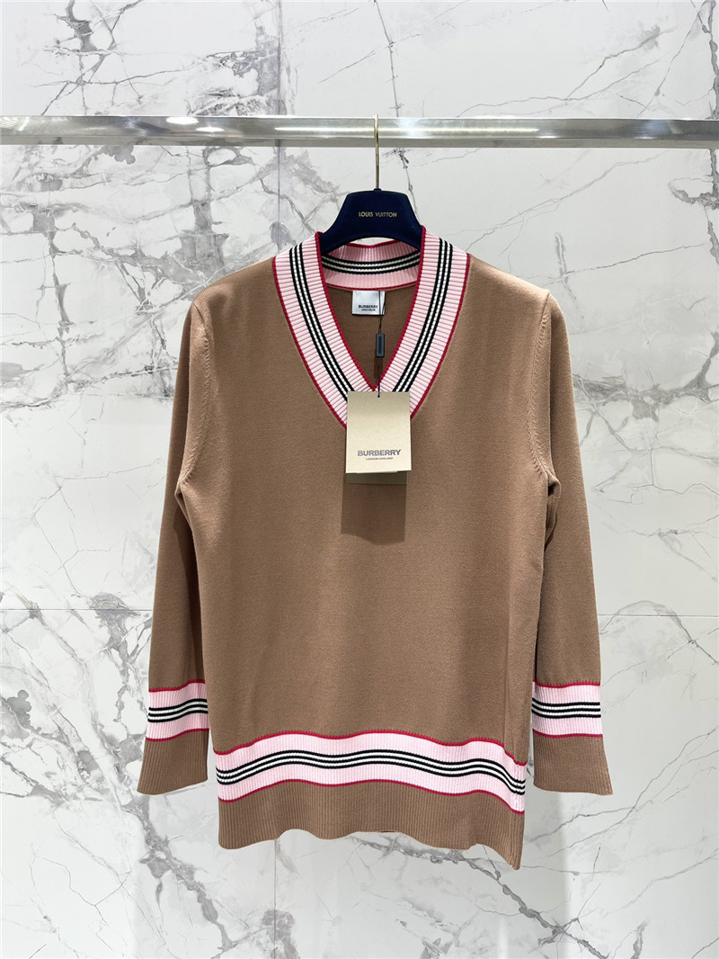 Bv*b*rry v-neck belt strap skirt rib sweater beige