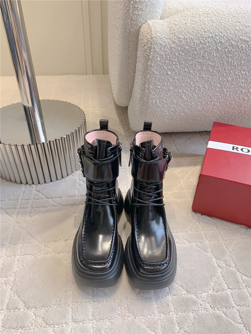 roger u1u1er d1am0nd buckle calfskin ankle boots