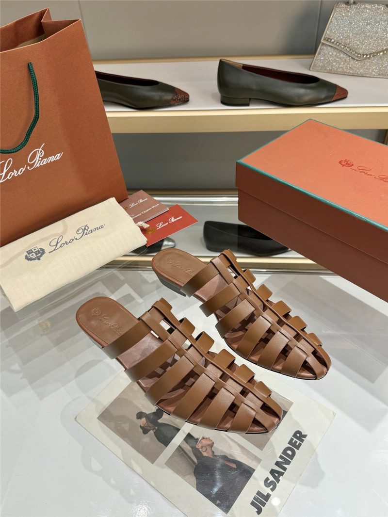 L0r0 P1ana braided strap sandals in brown calfskin