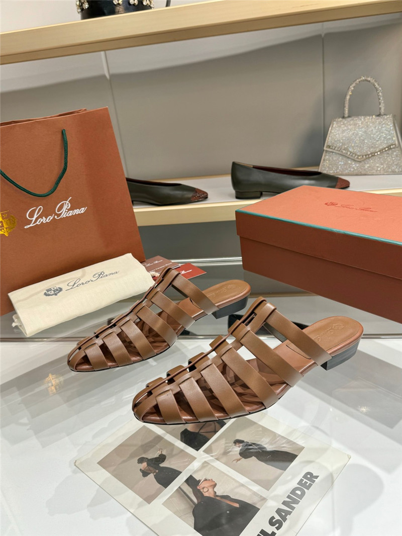 L0r0 P1ana braided strap sandals in brown calfskin