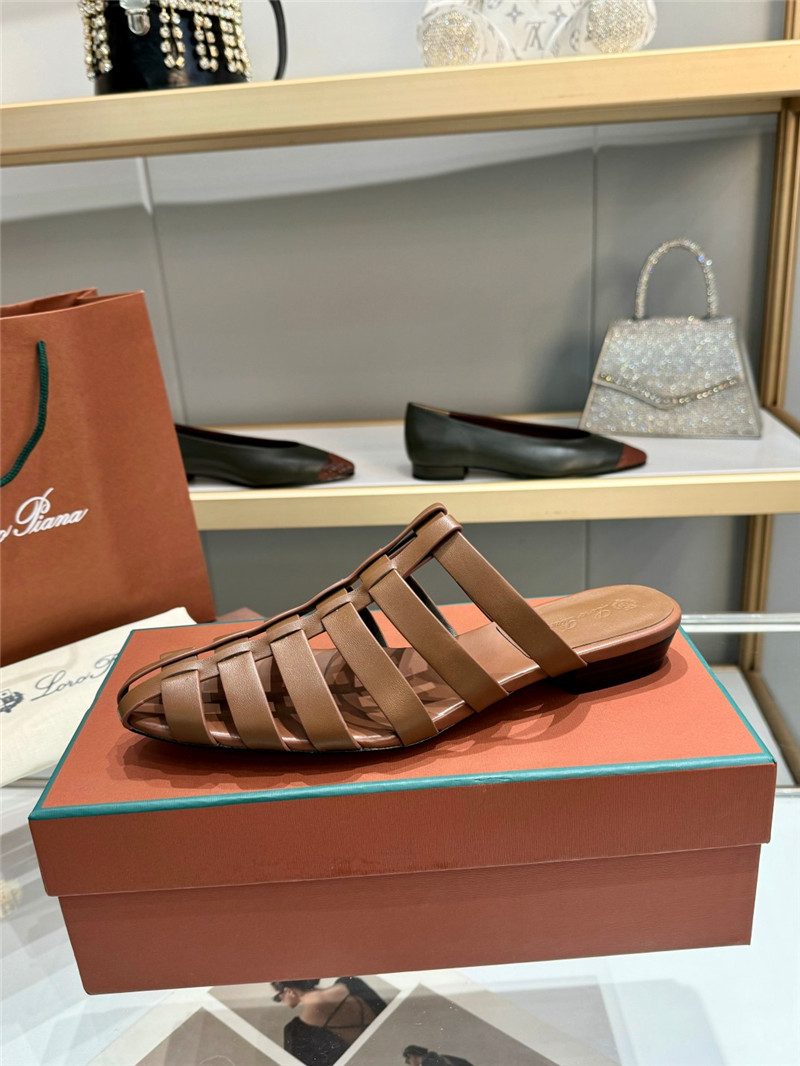 L0r0 P1ana braided strap sandals in brown calfskin