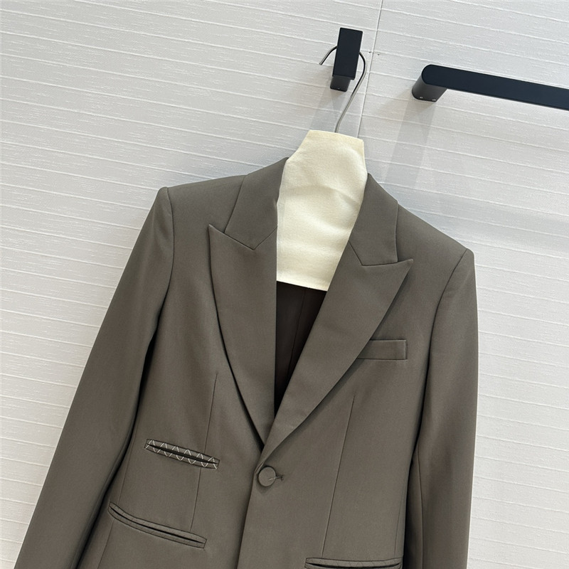 Bv*b*rry blazer