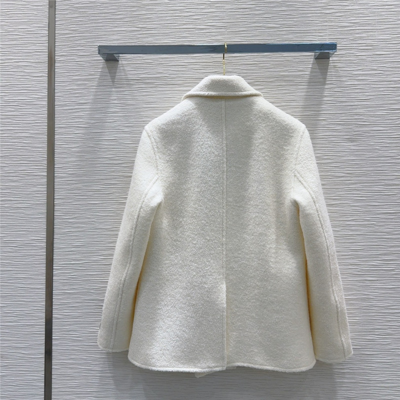 Pra*a new coat