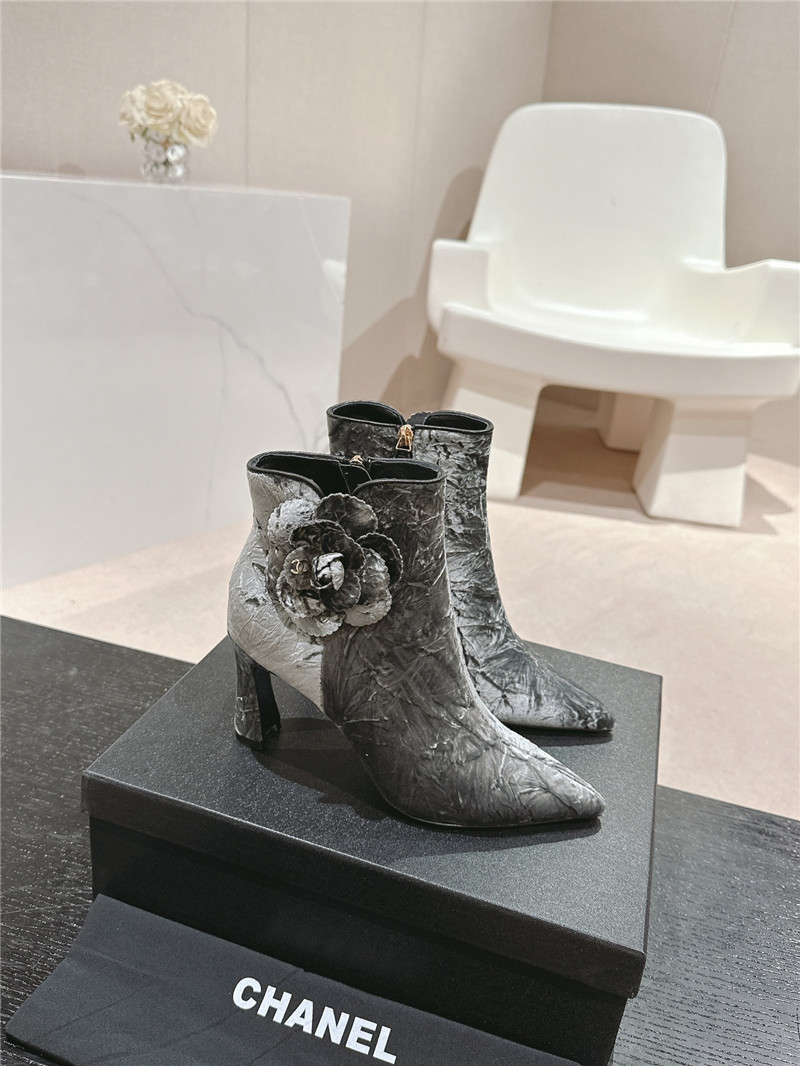 Ch**el heel silver velvet pointed toe boots