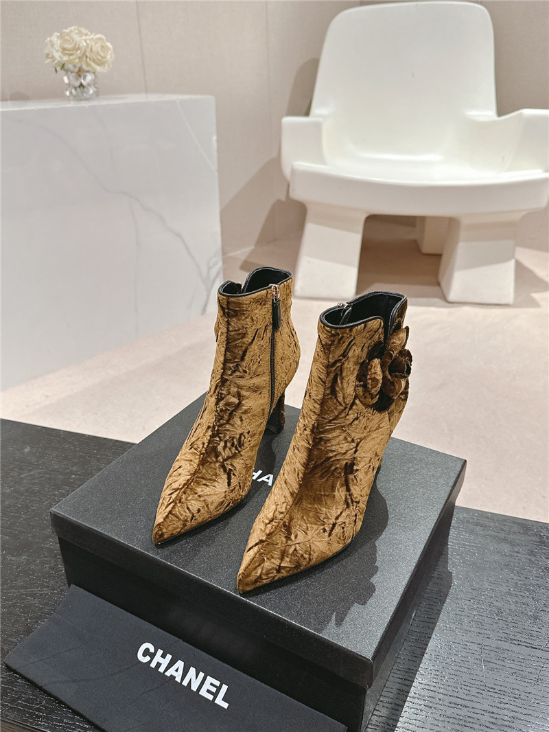 Ch**el heel gold velvet pointed toe boot