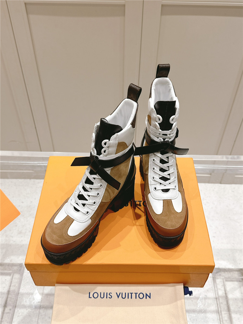 l0vis Vvtt0n laureate platform desert boot for women
