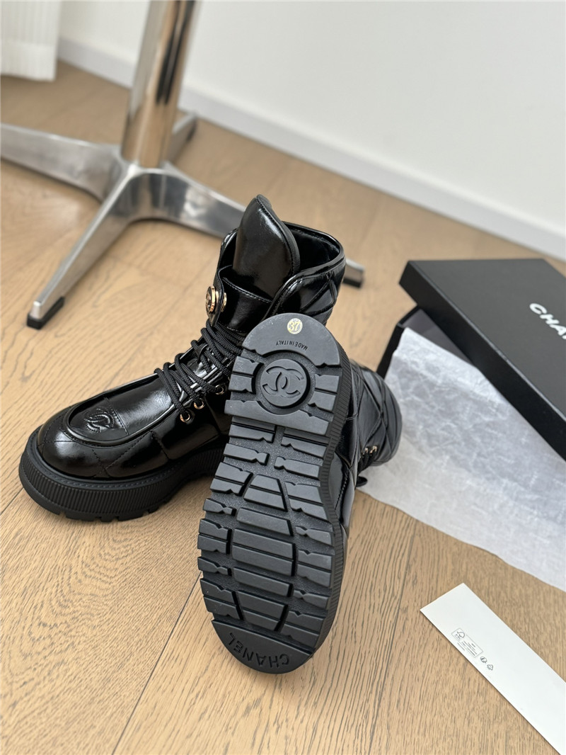 Ch**el oil-wax leather platform boots