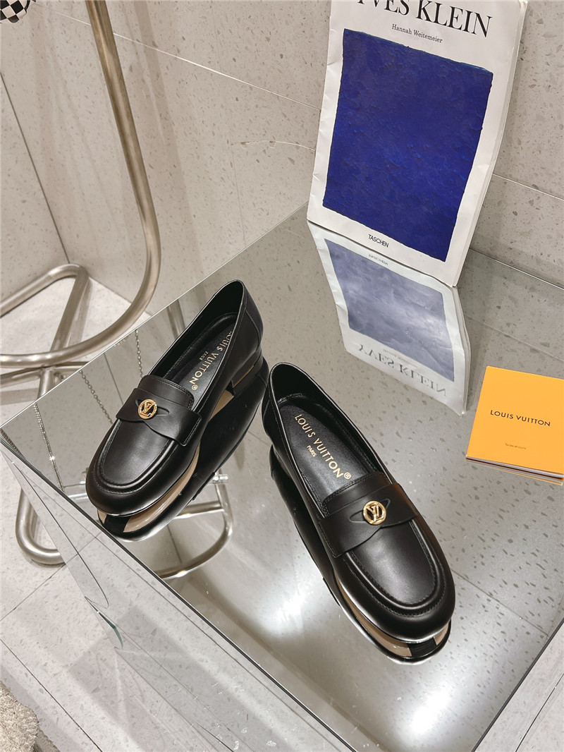 l0vis Vvtt0n soho flat loafer in black lambskin