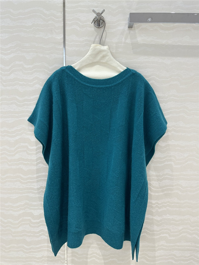 H**me5 cashmere cape