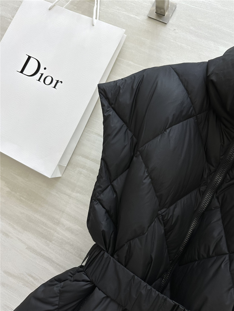 D10r black belted puffer gilet