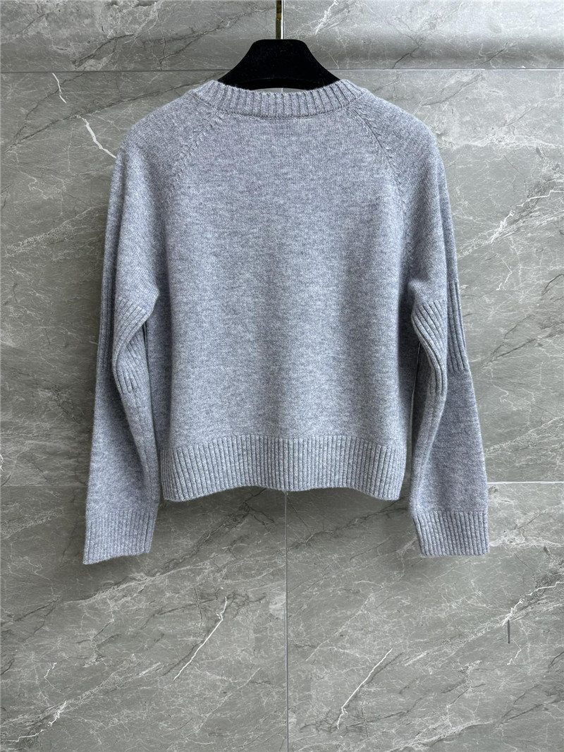 Ch**el turnlock hem crop sweater grey