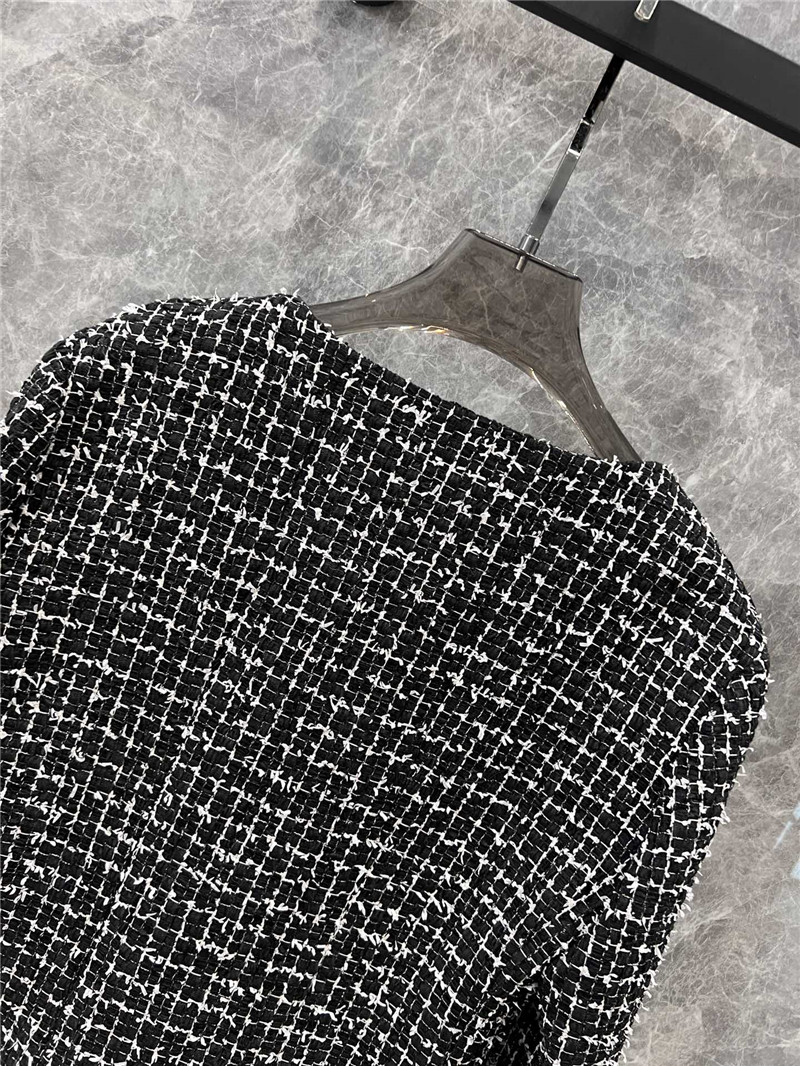 Ch**el short coat