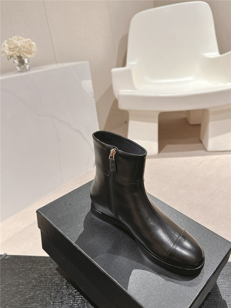 Ch**el calfskin flat chelsea ankle boots
