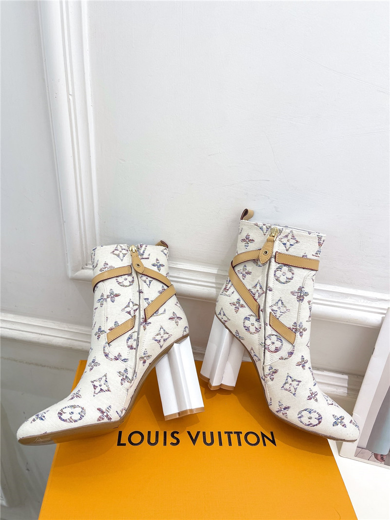 l0vis Vvtt0n beige monogram silhouette ankle boot