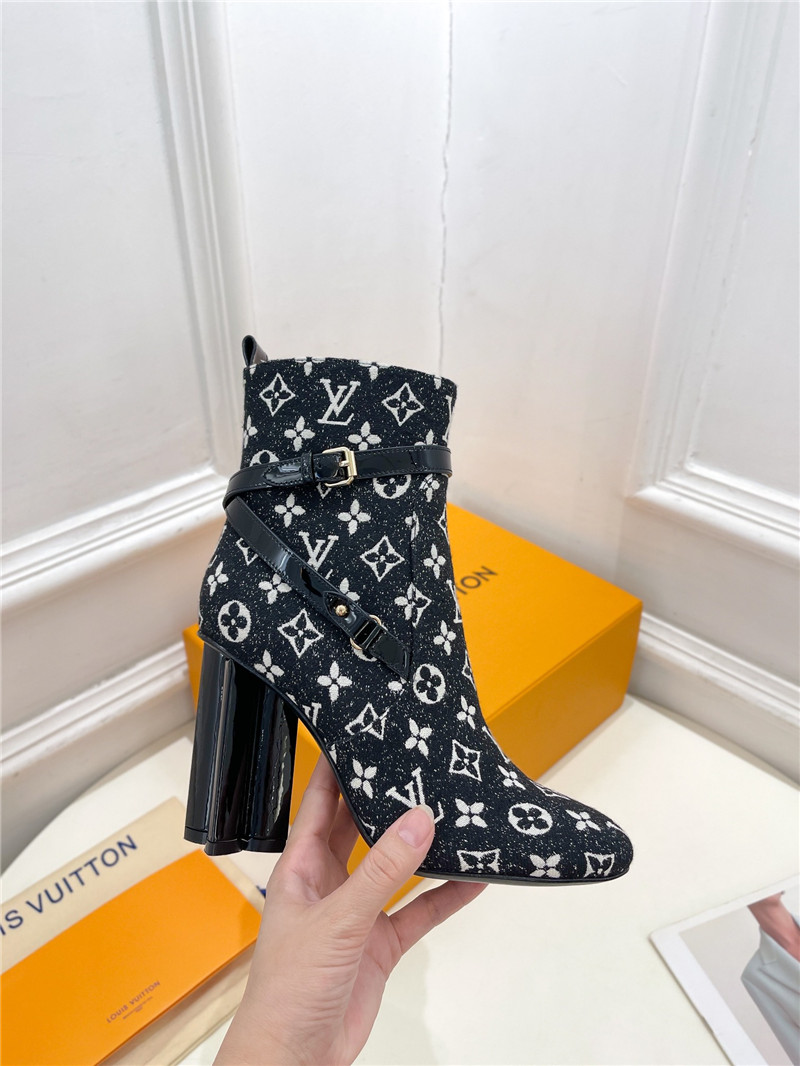 l0vis Vvtt0n navy monogram silhouette ankle boot