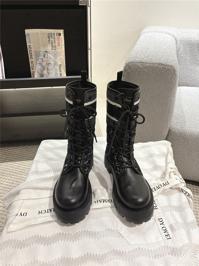 D10r calfskin with tweed d-major ankle boot