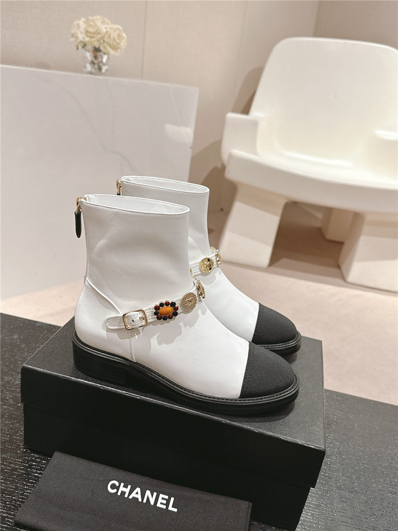 Ch**el enamel buckle chelsea boots