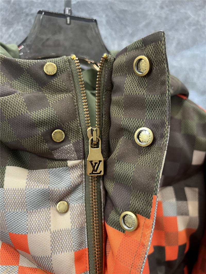 l0vis Vvtt0n lv down jacket