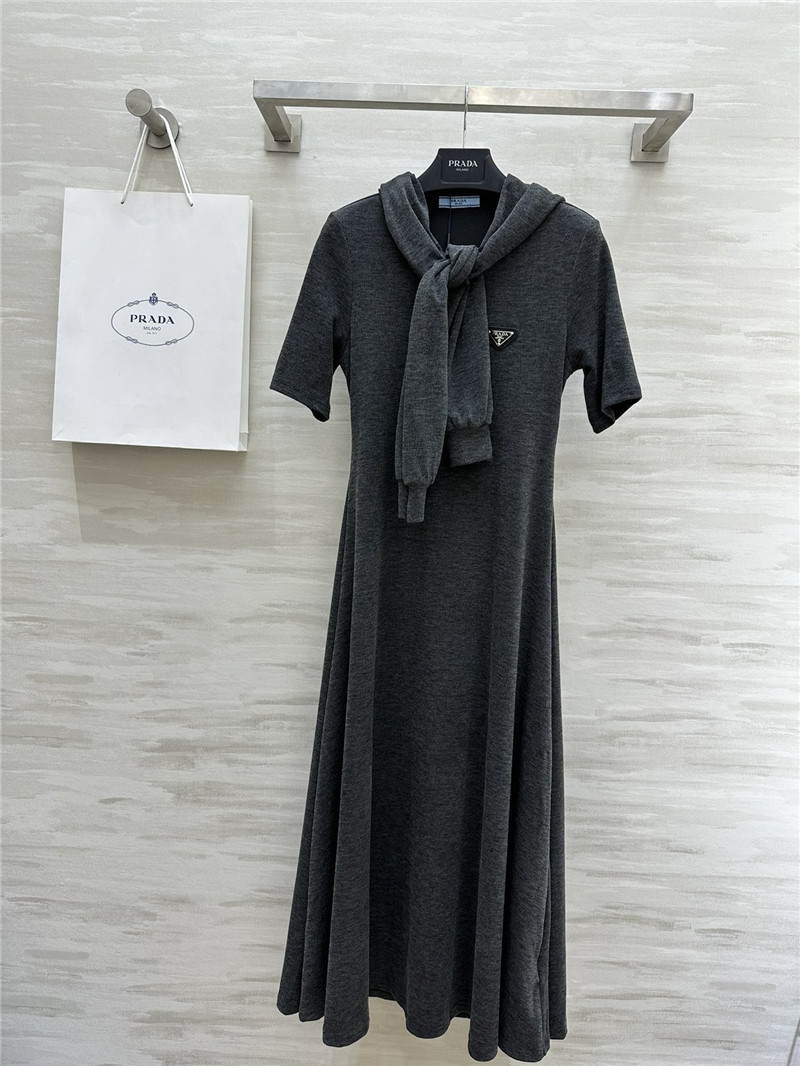 Pra*a wool dress