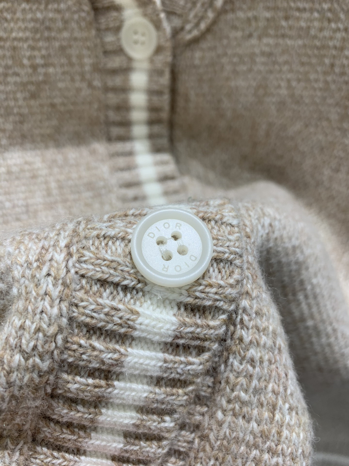 D10r contrast sailor collar cardigan in beige