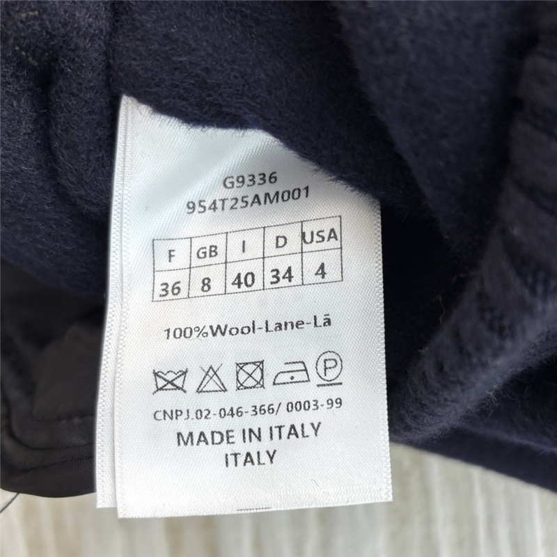 D10r large cape jacket